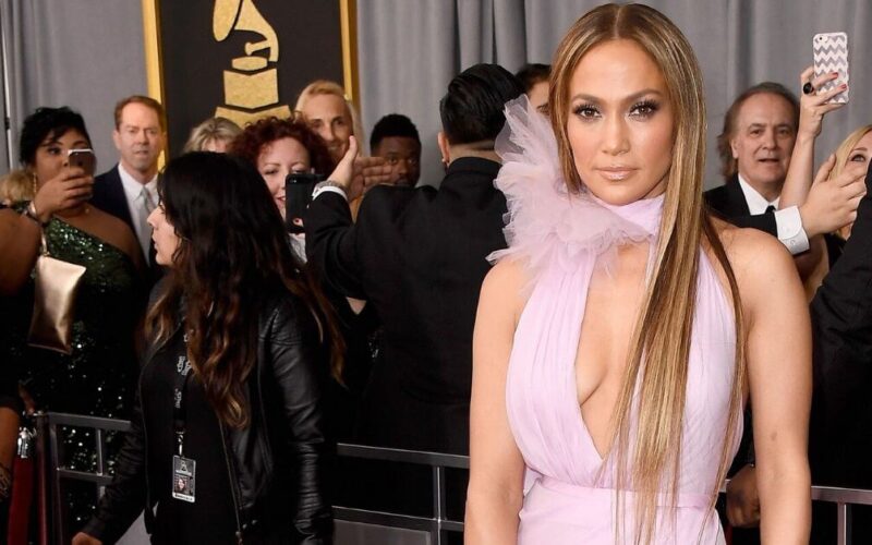 Jennifer Lopez at the 2017 Grammys